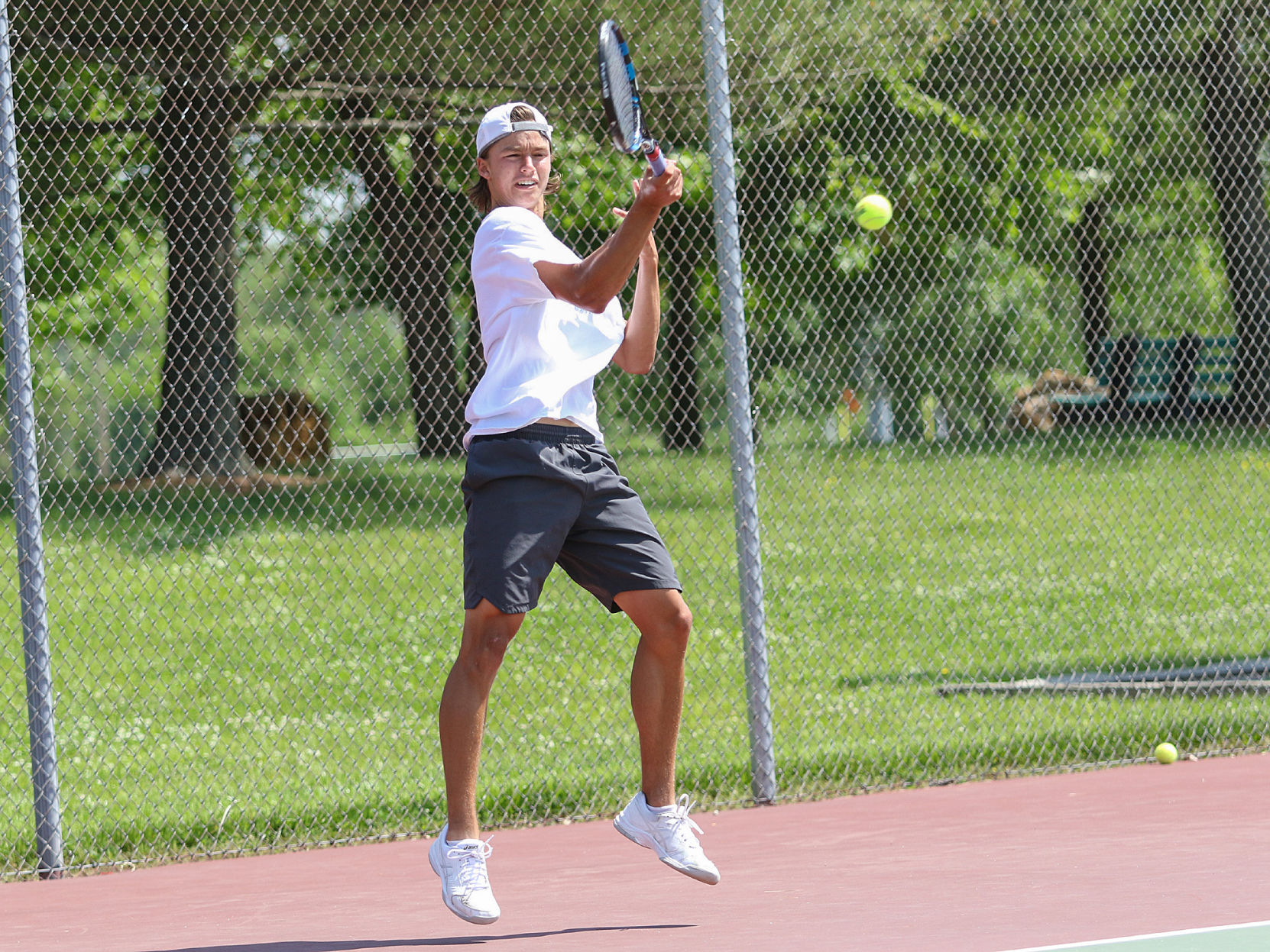 Belleville East's Max Skaer vs. Edwardsville's Zach Trimpe